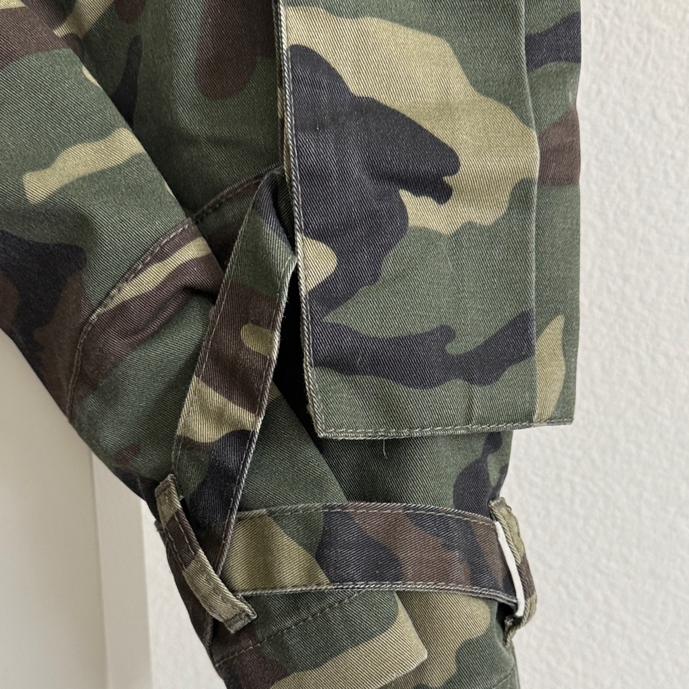 Camouflage Cargo Shorts for Women - Picture 9 of 9